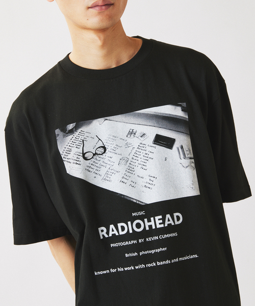 JOURNAL STANDARD relume（ジャーナルスタンダード　レリューム）の「《追加》【THE CULTURE CODE】レディオヘッド by Kevin Cummins フォトTシャツ（Tシャツ/カットソー・メンズ・ホワイト/ブラック/ブラック系その他/ホワイト系その他・MEDIUM/LARGE）」の8枚目の写真