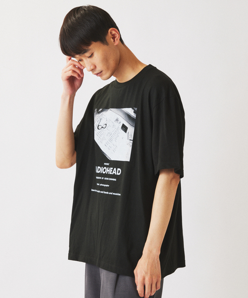 JOURNAL STANDARD relume（ジャーナルスタンダード　レリューム）の「《追加》【THE CULTURE CODE】レディオヘッド by Kevin Cummins フォトTシャツ（Tシャツ/カットソー・メンズ・ホワイト/ブラック/ブラック系その他/ホワイト系その他・MEDIUM/LARGE）」の9枚目の写真