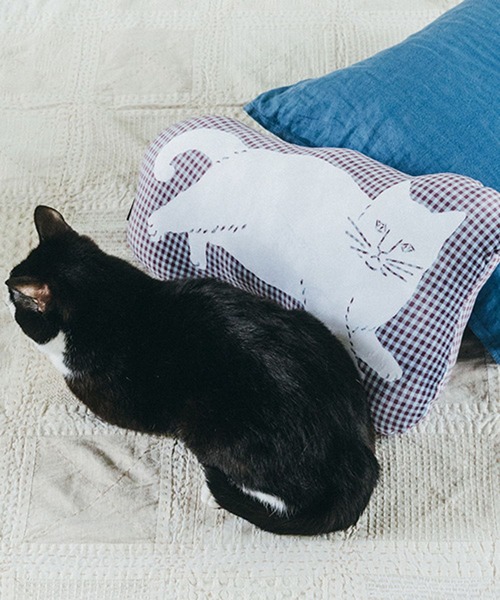 猫　クッション アンティーク 猫もちもちクッション[CAT BY CLIP]（クッション/クッションカバー