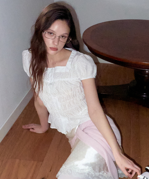 ROLAROLA(ロラロラ)の「SQUARE NECK CHECK BUTTON BLOUSE WHITE(シャツ/ブラウス・レディース・ホワイト・FREE)」の2枚目の写真