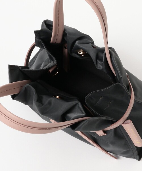 Demi-Luxe BEAMS（デミルクス ビームス）の「VIOLAd’ORO / BIANCA クロア ナイロン トートバッグ S（トートバッグ・レディース・ブラック系その他4/ブラック/チャコールグレー/カーキ/ブラウン系その他4・ONE SIZE）」の7枚目の写真