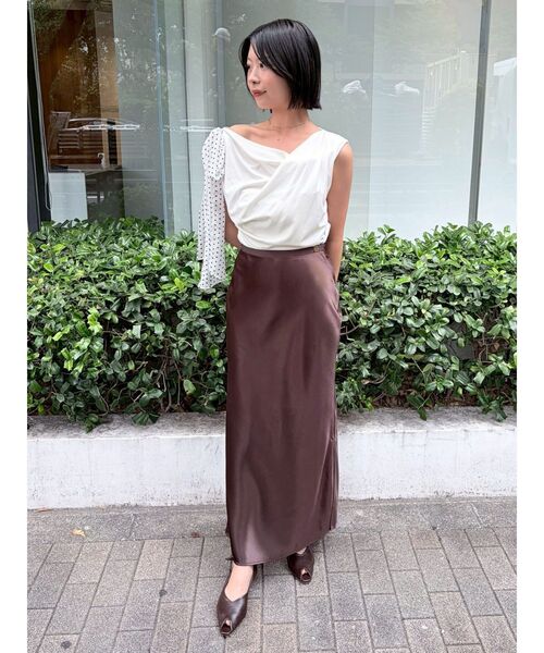 LAGUNAMOON(ラグナムーン)の「スリットサテンナロースカート 【夏服】【オフィスカジュアル】【マシンウォッシャブル】【接触冷感】(スカート・レディース・アイボリー/ブラウン・MEDIUM/SMALL)」の20枚目の写真