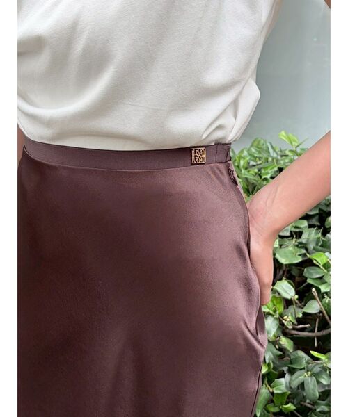 LAGUNAMOON(ラグナムーン)の「スリットサテンナロースカート 【夏服】【オフィスカジュアル】【マシンウォッシャブル】【接触冷感】(スカート・レディース・アイボリー/ブラウン・MEDIUM/SMALL)」の22枚目の写真