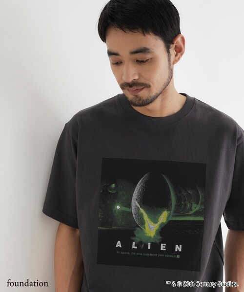 Right-on（ライトオン）の「【Right-on別注】ムービープリントTシャツ（Tシャツ/カットソー・レディース・ホワイト系1/チャコール/チャコールグレー/ライトグレー/ホワイト/ライトブルー・06/05/04）」の5枚目の写真
