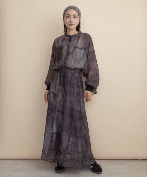 lodie(ロディ)の「【セットアップ可】デニム風シアープリント マキシスカート(スカート・レディース・ネイビー/ブラック・FREE)」の3枚目の写真