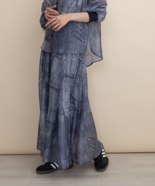 lodie(ロディ)の「【セットアップ可】デニム風シアープリント マキシスカート(スカート・レディース・ネイビー/ブラック・FREE)」の18枚目の写真
