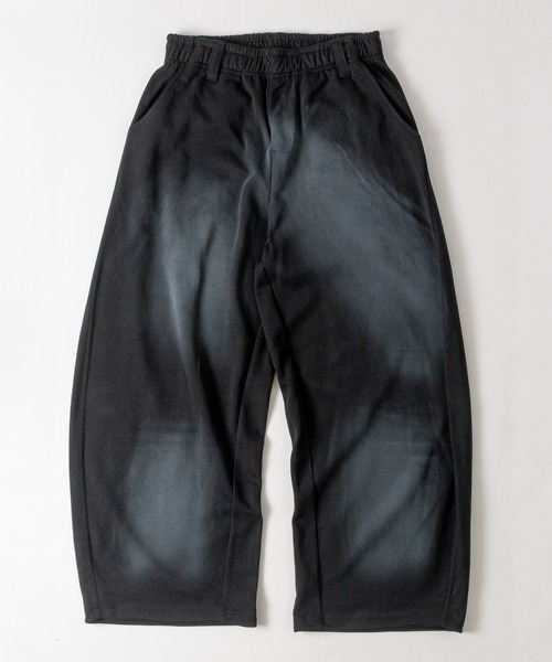 JOHN'S CLOSET(ジョンズクローゼット)の「【31】スプレー加工 カーブシルエットポンチスウェットパンツ ドローコード付き(スウェットパンツ・メンズ・ブラック/杢グレー・MEDIUM/LARGE)」の1枚目の写真