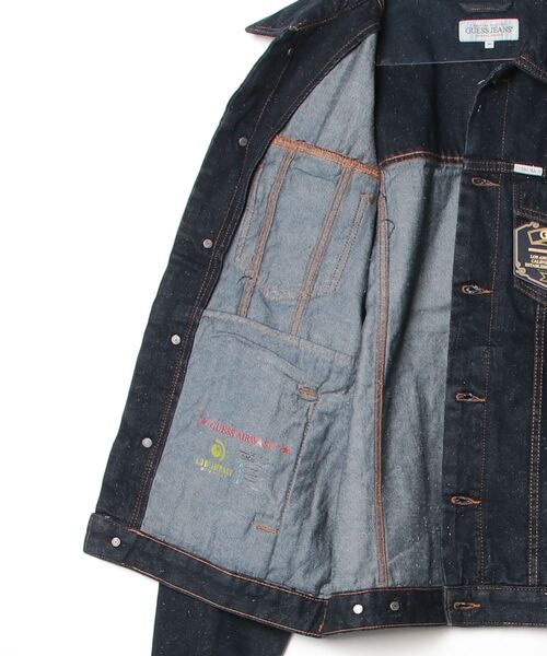 GUESS JEANS(ゲスジーンズ)の「GUESS JEANS Oversize Trucker Jacket デニムジャケット(デニムジャケット・メンズ・ワンウォッシュ・LARGE/SMALL/MEDIUM/X-LARGE/XX-LARGE)」の4枚目の写真