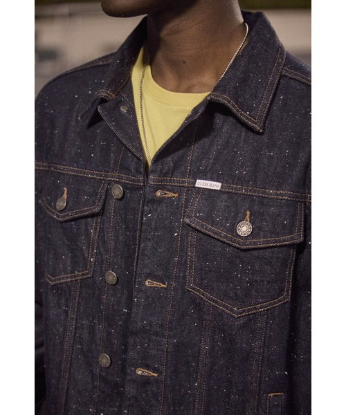 GUESS JEANS(ゲスジーンズ)の「GUESS JEANS Oversize Trucker Jacket デニムジャケット(デニムジャケット・メンズ・ワンウォッシュ・LARGE/SMALL/MEDIUM/X-LARGE/XX-LARGE)」の2枚目の写真
