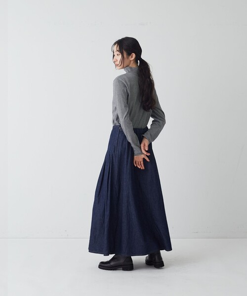 conges payes ADIEU TRISTESSE（コンジェ ペイエ アデュートリステス）の「タックディテールスカート（スカート・レディース・インディゴブルー/カーキ・38）」の13枚目の写真