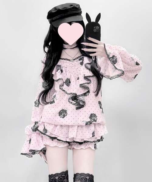 OLIVE des OLIVE(オリーブデオリーブ)の「【インフルエンサー企画】miko rose blouse(シャツ/ブラウス・レディース・ピンク/ブラック・FREE)」の2枚目の写真