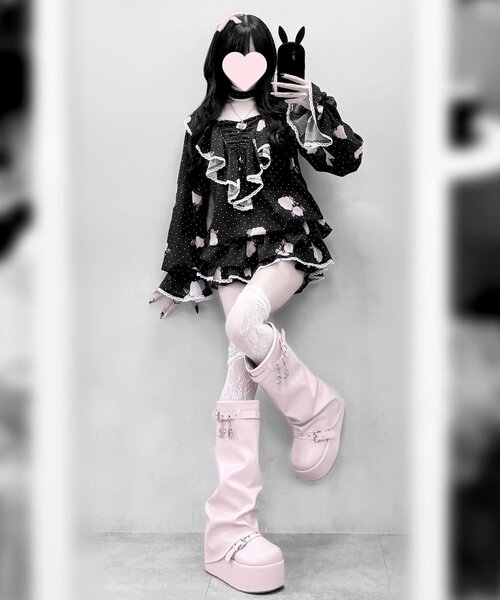 OLIVE des OLIVE(オリーブデオリーブ)の「【インフルエンサー企画】miko rose blouse(シャツ/ブラウス・レディース・ピンク/ブラック・FREE)」の8枚目の写真