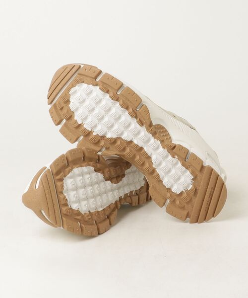 NIKE（ナイキ）の「NIKE/ナイキ WSｽﾞｰﾑﾎﾞﾒﾛ ROAM（スニーカー・レディース・ベージュ・22.5cm/23cm/23.5cm/24cm/24.5cm/25cm）」の3枚目の写真