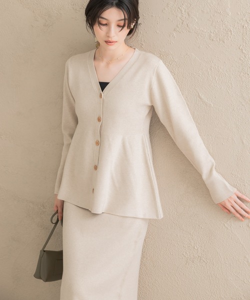 URBAN RESEARCH ROSSO WOMEN(アーバンリサーチ ロッソ)の「カシミヤシルク混ペプラムニットアップ(ニット/セーター・レディース・ブラック/ライトベージュ・FREE)」の17枚目の写真