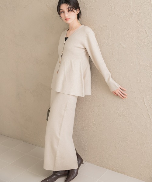 URBAN RESEARCH ROSSO WOMEN(アーバンリサーチ ロッソ)の「カシミヤシルク混ペプラムニットアップ(ニット/セーター・レディース・ブラック/ライトベージュ・FREE)」の14枚目の写真