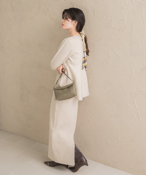 URBAN RESEARCH ROSSO WOMEN(アーバンリサーチ ロッソ)の「カシミヤシルク混ペプラムニットアップ(ニット/セーター・レディース・ブラック/ライトベージュ・FREE)」の15枚目の写真