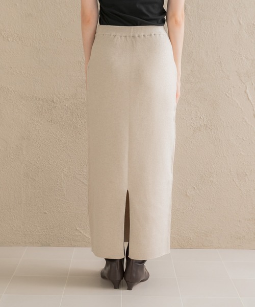 URBAN RESEARCH ROSSO WOMEN(アーバンリサーチ ロッソ)の「カシミヤシルク混ペプラムニットアップ(ニット/セーター・レディース・ブラック/ライトベージュ・FREE)」の22枚目の写真