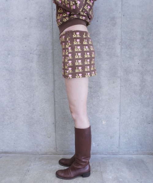 ASHLEY WILLIAMS(アシュリーウィリアムス)の「CHOCO I HEART ME MINI SKIRT(スカート・レディース・ブラウン・XS/S)」の5枚目の写真