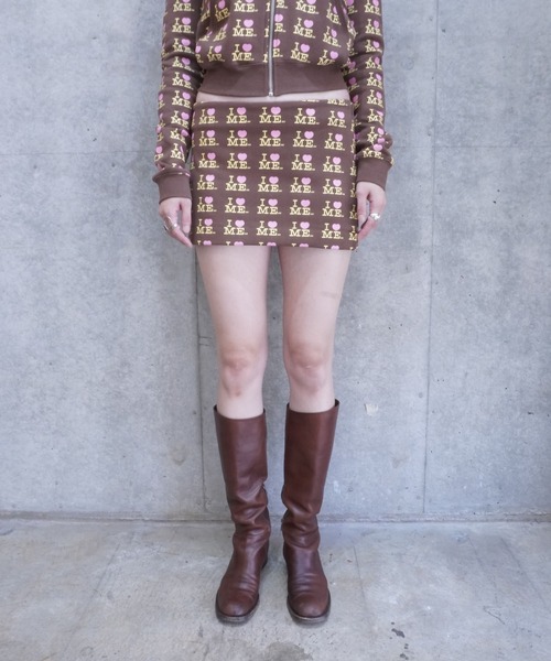 ASHLEY WILLIAMS(アシュリーウィリアムス)の「CHOCO I HEART ME MINI SKIRT(スカート・レディース・ブラウン・XS/S)」の4枚目の写真