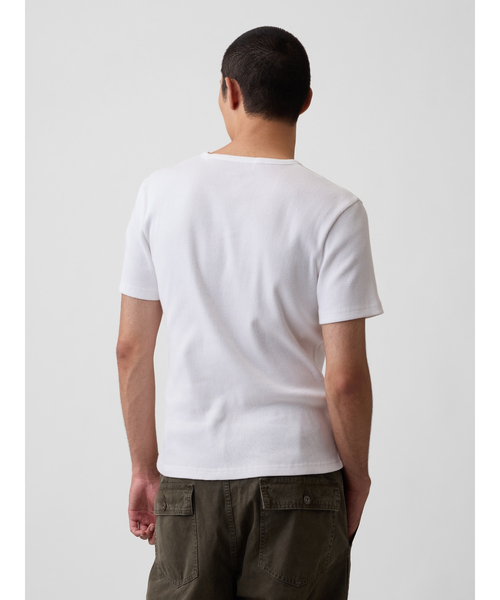 GAP(ギャップ)の「シュランケン リブTシャツ(Tシャツ/カットソー・メンズ・ホワイト/ブラック/グレー・M/XS/XL/L/S)」の5枚目の写真