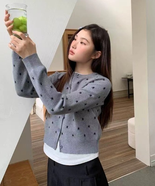 SHERU(シェル)の「ミニスター柄 フロントボタンニットカーディガン(ニット/セーター・レディース・グレー/ブラック/ホワイト・M)」の16枚目の写真