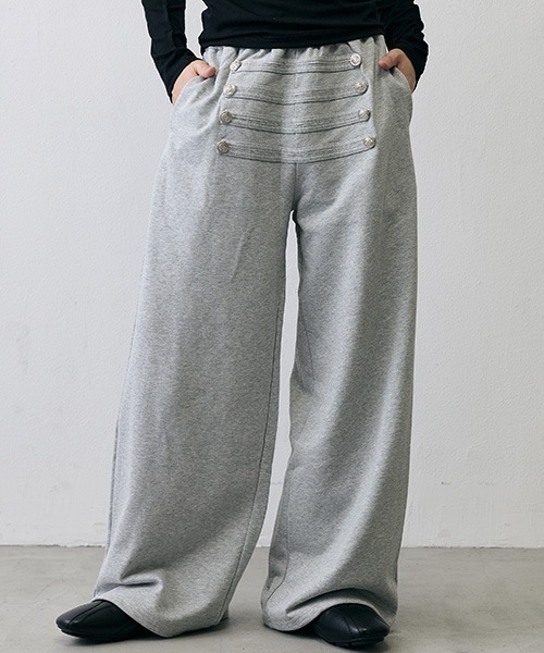 Shoowtime（ショウタイム）の「Military Napoleon Button Wide Sweatpants / ミリタリー ナポレオンボタン ワイドスウェットパンツ（スウェットパンツ・メンズ・ブラック/グレー・MEDIUM/LARGE/X-LARGE/SMALL）」の2枚目の写真