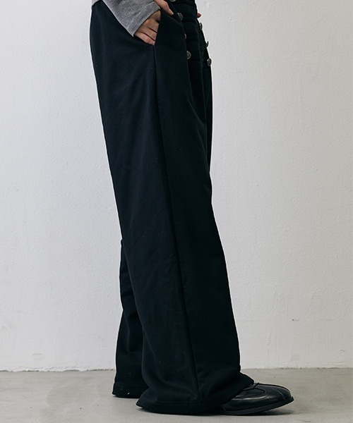 Shoowtime（ショウタイム）の「Military Napoleon Button Wide Sweatpants / ミリタリー ナポレオンボタン ワイドスウェットパンツ（スウェットパンツ・メンズ・ブラック/グレー・MEDIUM/LARGE/X-LARGE/SMALL）」の14枚目の写真