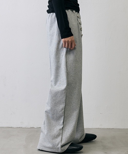 Shoowtime（ショウタイム）の「Military Napoleon Button Wide Sweatpants / ミリタリー ナポレオンボタン ワイドスウェットパンツ（スウェットパンツ・メンズ・ブラック/グレー・MEDIUM/LARGE/X-LARGE/SMALL）」の5枚目の写真