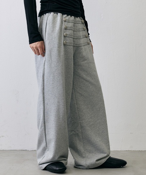 Shoowtime（ショウタイム）の「Military Napoleon Button Wide Sweatpants / ミリタリー ナポレオンボタン ワイドスウェットパンツ（スウェットパンツ・メンズ・ブラック/グレー・MEDIUM/LARGE/X-LARGE/SMALL）」の7枚目の写真