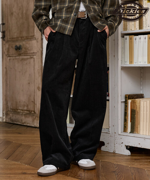 Dickies(ディッキーズ)の「Dickies × PUBLUX/ディッキーズ 別注 タック ワイド コーデュロイ ワークパンツ 限定展開(その他パンツ・メンズ・ベージュ/ブラック/ブラウン・SMALL/LARGE/MEDIUM)」の2枚目の写真