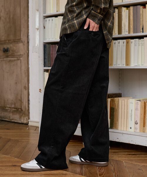 Dickies(ディッキーズ)の「Dickies × PUBLUX/ディッキーズ 別注 タック ワイド コーデュロイ ワークパンツ 限定展開(その他パンツ・メンズ・ベージュ/ブラック/ブラウン・SMALL/LARGE/MEDIUM)」の4枚目の写真