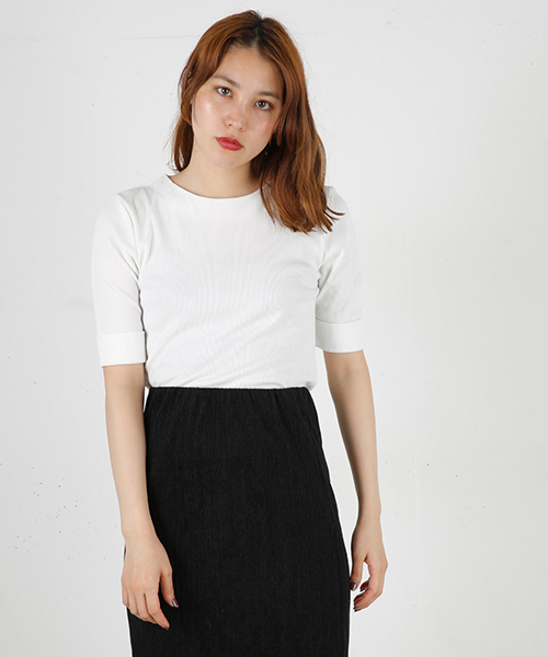 MOUSSY（マウジー）の「BACK ZIP HALF SLEEVE TOPS（Tシャツ/カットソー・レディース・ブルー/トップグレー/レッド/ホワイト/ブラック・FREE）」の2枚目の写真