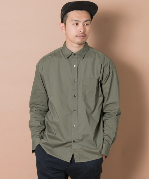 URBAN RESEARCH(アーバンリサーチ)の「UR STRETCH COMFORT SHIRT(シャツ/ブラウス・メンズ・ホワイト/キャメル/ブラック/カーキ・MEDIUM/LARGE)」の4枚目の写真