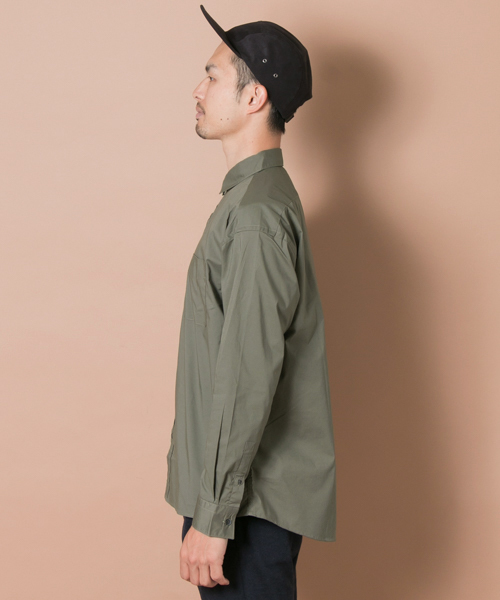 URBAN RESEARCH(アーバンリサーチ)の「UR STRETCH COMFORT SHIRT(シャツ/ブラウス・メンズ・ホワイト/キャメル/ブラック/カーキ・MEDIUM/LARGE)」の6枚目の写真