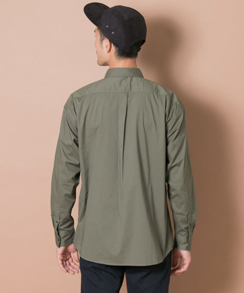 URBAN RESEARCH(アーバンリサーチ)の「UR STRETCH COMFORT SHIRT(シャツ/ブラウス・メンズ・ホワイト/キャメル/ブラック/カーキ・MEDIUM/LARGE)」の7枚目の写真