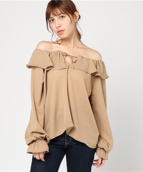 MERLOT（メルロー）の「ジョーゼットラッフルオフショルブラウス582-9527（シャツ/ブラウス・レディース・ベージュ/ネイビー/ホワイト/ピンク・FREE）」の15枚目の写真