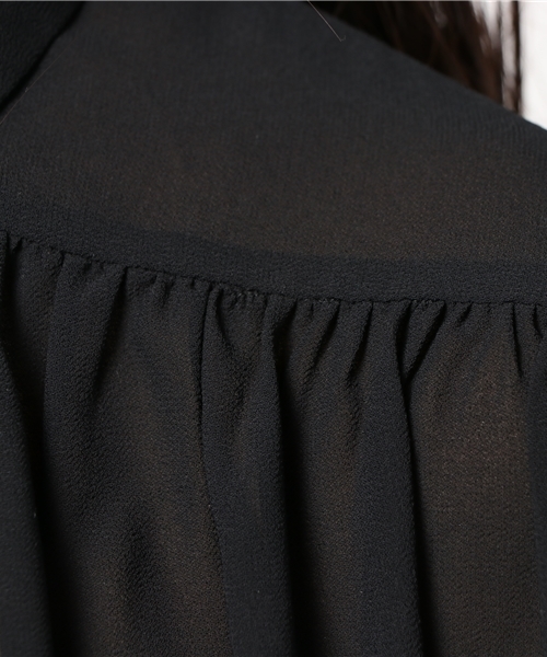 EGOIST（エゴイスト）の「ギャザーショルダーシースルーシャツ（シャツ/ブラウス・レディース・カーキ/ホワイト/ブラック・FREE）」の10枚目の写真