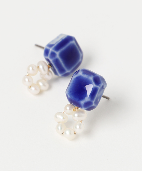 TONE SELECT GOODS(トーンセレクトグッズ)の「【irodori】circle パール pierce(ピアス(両耳用)・レディース・ブルー・FREE)」の3枚目の写真