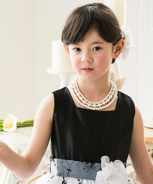 Catherine Cottage(キャサリンコテージ)の「3連プリンセスパールネックレス(ネックレス・キッズ・ホワイト・F)」の7枚目の写真