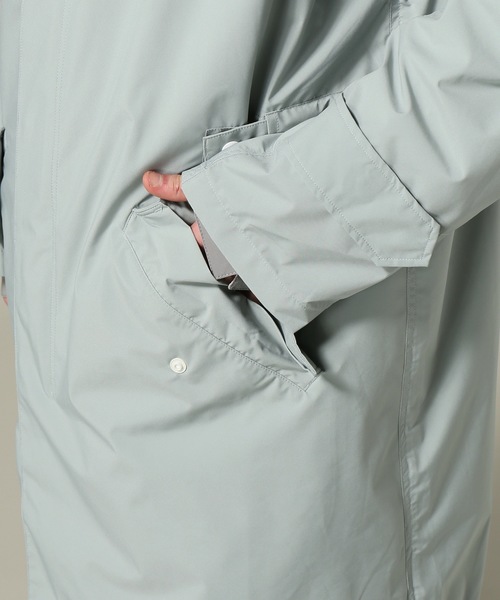 JOINT WORKS(ジョイントワークス)の「ビッグフーデットコート(その他アウター・メンズ・ブラック/ライトグレー・LARGE/MEDIUM)」の9枚目の写真