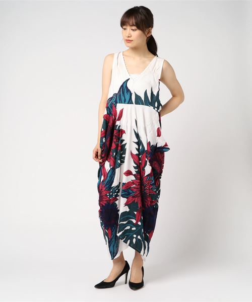 チャイハネ(チャイハネ)の「【チャイハネ】ヴィンテージアロハ柄ノースリーブワンピース(ワンピース・レディース・ホワイト/ブラック/ベージュ・FREE)」の9枚目の写真