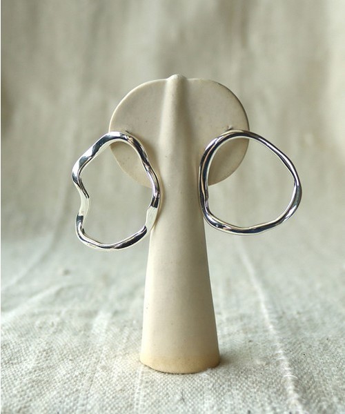 TODAYFUL（トゥデイフル）の「ラウンドフレームピアス（ピアス（両耳用）・レディース・シルバー/ゴールド・FREE）」の7枚目の写真