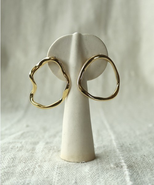 TODAYFUL（トゥデイフル）の「ラウンドフレームピアス（ピアス（両耳用）・レディース・シルバー/ゴールド・FREE）」の4枚目の写真