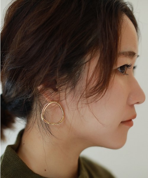 TODAYFUL（トゥデイフル）の「ラウンドフレームピアス（ピアス（両耳用）・レディース・シルバー/ゴールド・FREE）」の5枚目の写真
