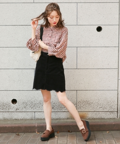 Heather（ヘザー）の「アシメヘムコーデュロイスカート　808979（スカート・レディース・ブラック/パープル/ブラウン・SMALL/MEDIUM）」の4枚目の写真