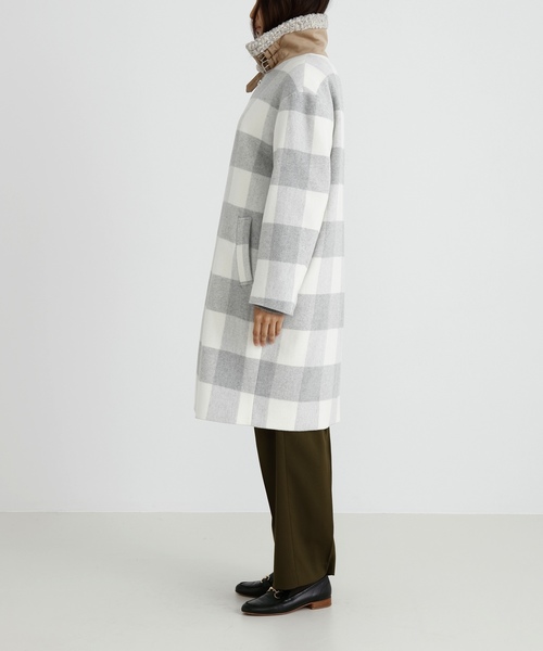 Munich（ミューニック）の「バッファローチェック衿ボア切替えボンバーコート（その他アウター・レディース・ライトグレー・S/XS）」の11枚目の写真