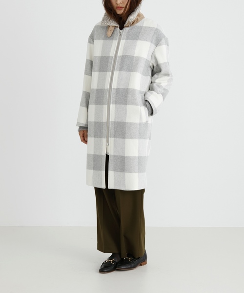 Munich（ミューニック）の「バッファローチェック衿ボア切替えボンバーコート（その他アウター・レディース・ライトグレー・S/XS）」の2枚目の写真