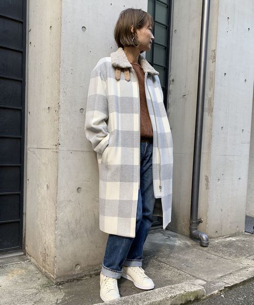 Munich（ミューニック）の「バッファローチェック衿ボア切替えボンバーコート（その他アウター・レディース・ライトグレー・S/XS）」の9枚目の写真