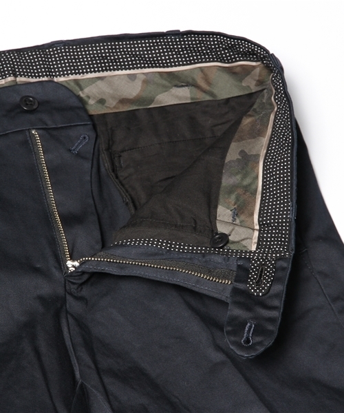 NANO universe(ナノユニバース)の「Tapered Trousers(チノパンツ・メンズ・ベージュ/カーキ/ダークブルー・44/46/48/50)」の10枚目の写真