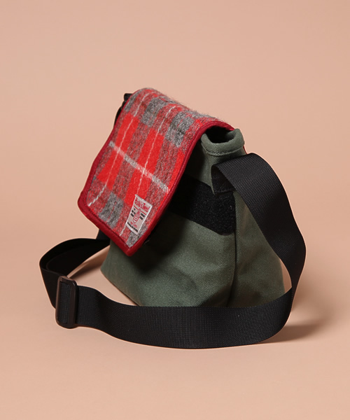 coen（コーエン）の「Harris Tweed（ハリスツイード） ミニショルダーバッグ2（ショルダーバッグ・メンズ・ライトブルー/コバルトブルー/レッド・FREE）」の5枚目の写真